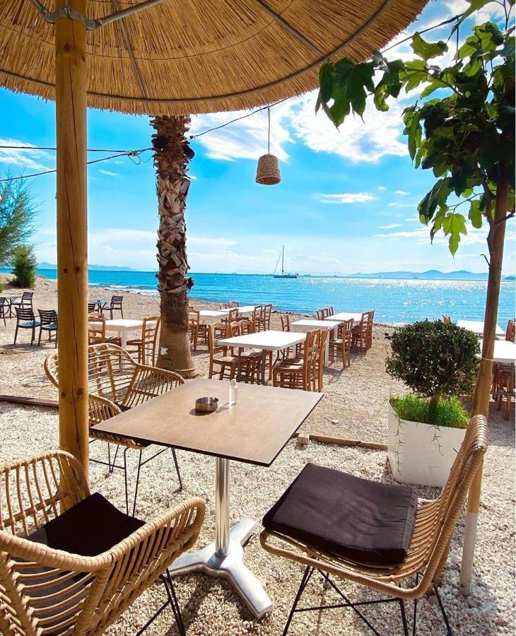 Seaside Apartment By Flisvos Marina Athena Bagian luar foto